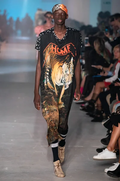 Look 10